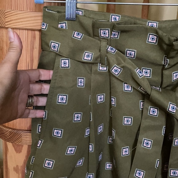 Ann Taylor Factory Shorts - Picture 3 of 8